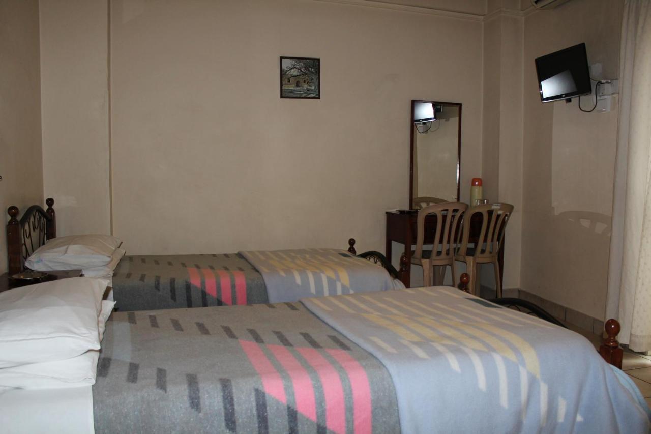 Delphi Hotel Nikosia Zimmer foto